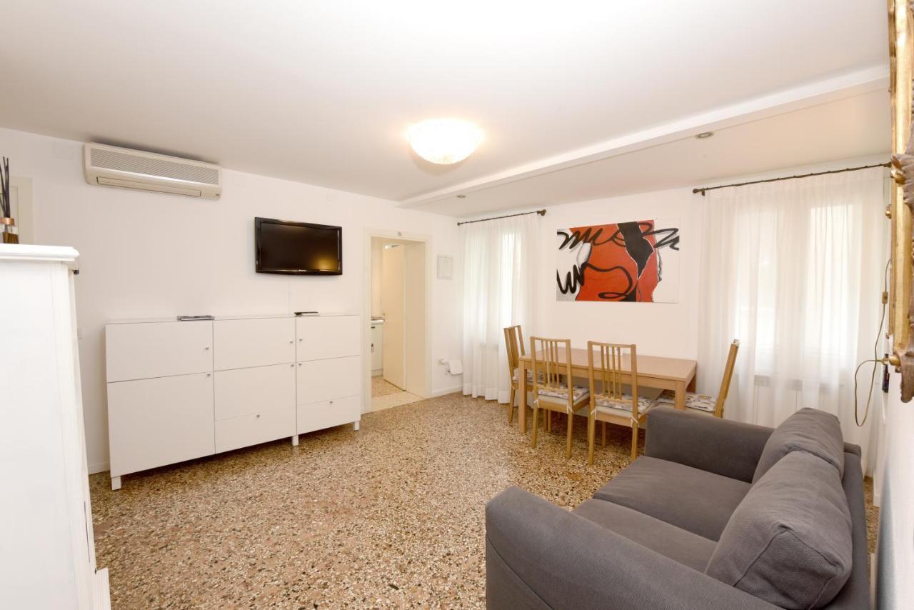 True Venice 2 Bedrooms In The Heart Of Castello Luaran gambar
